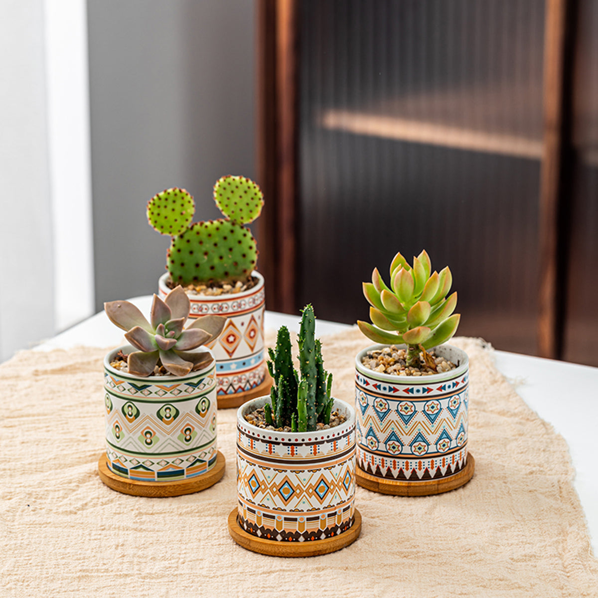 Set 4 Pezzi Vasi In Ceramica Con Decorazioni Fiori Piante Grasse Con Sotto Vaso In Bambù Foro Centrale Vasetti Cactus